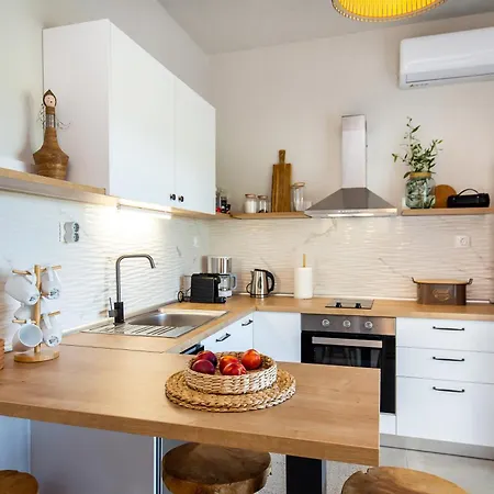 Efi's House Semesterbostad *